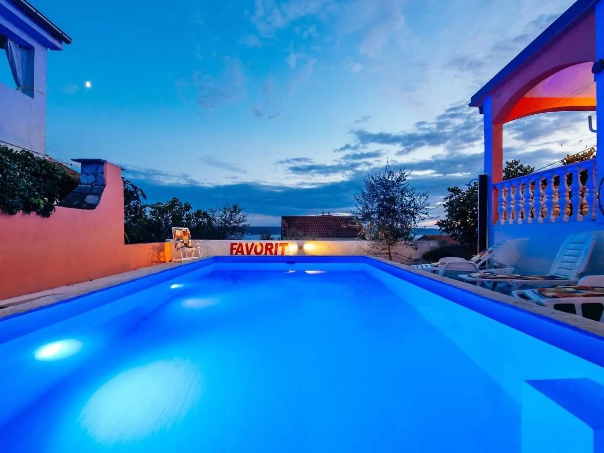Beautiful Holiday Home In Maslenica Near Beach 0*,