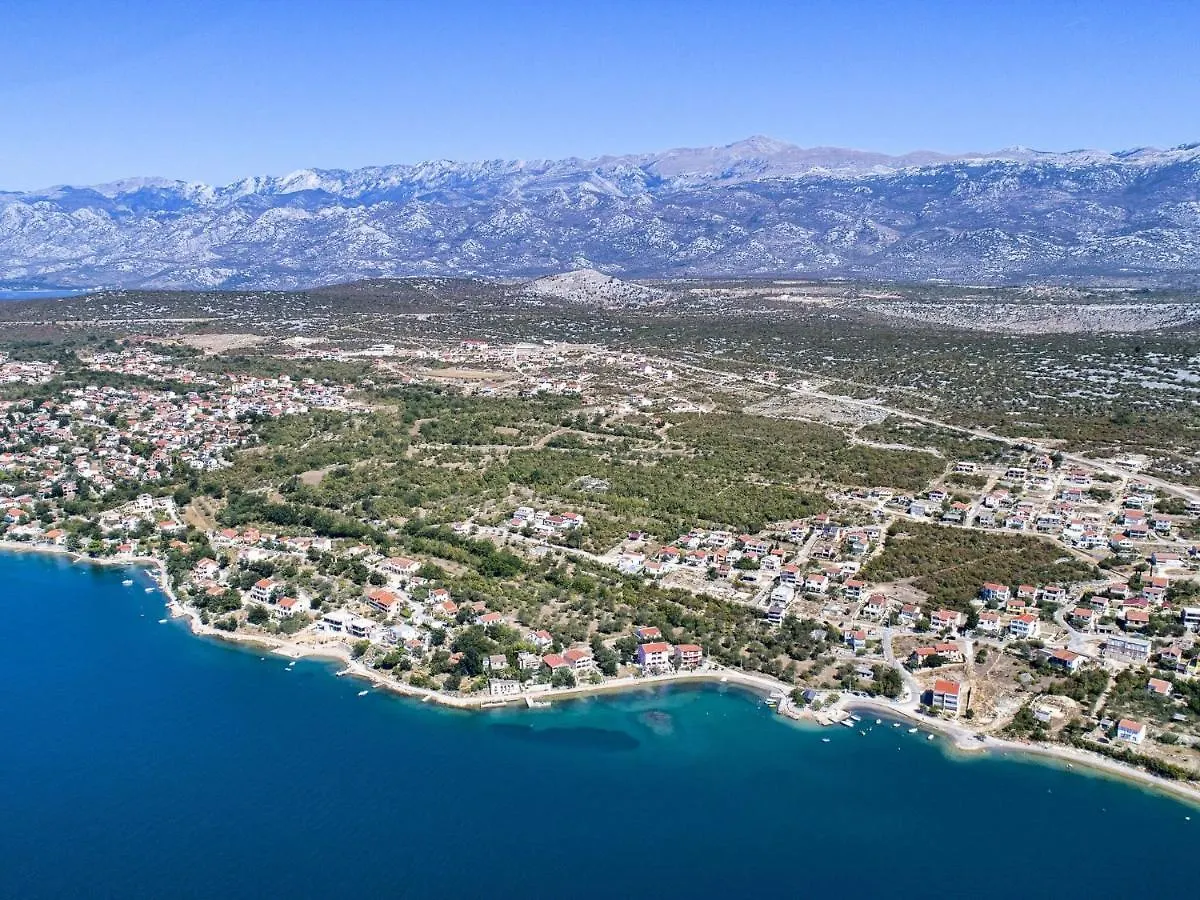 Beautiful Holiday Home In Maslenica Near Beach Croatia