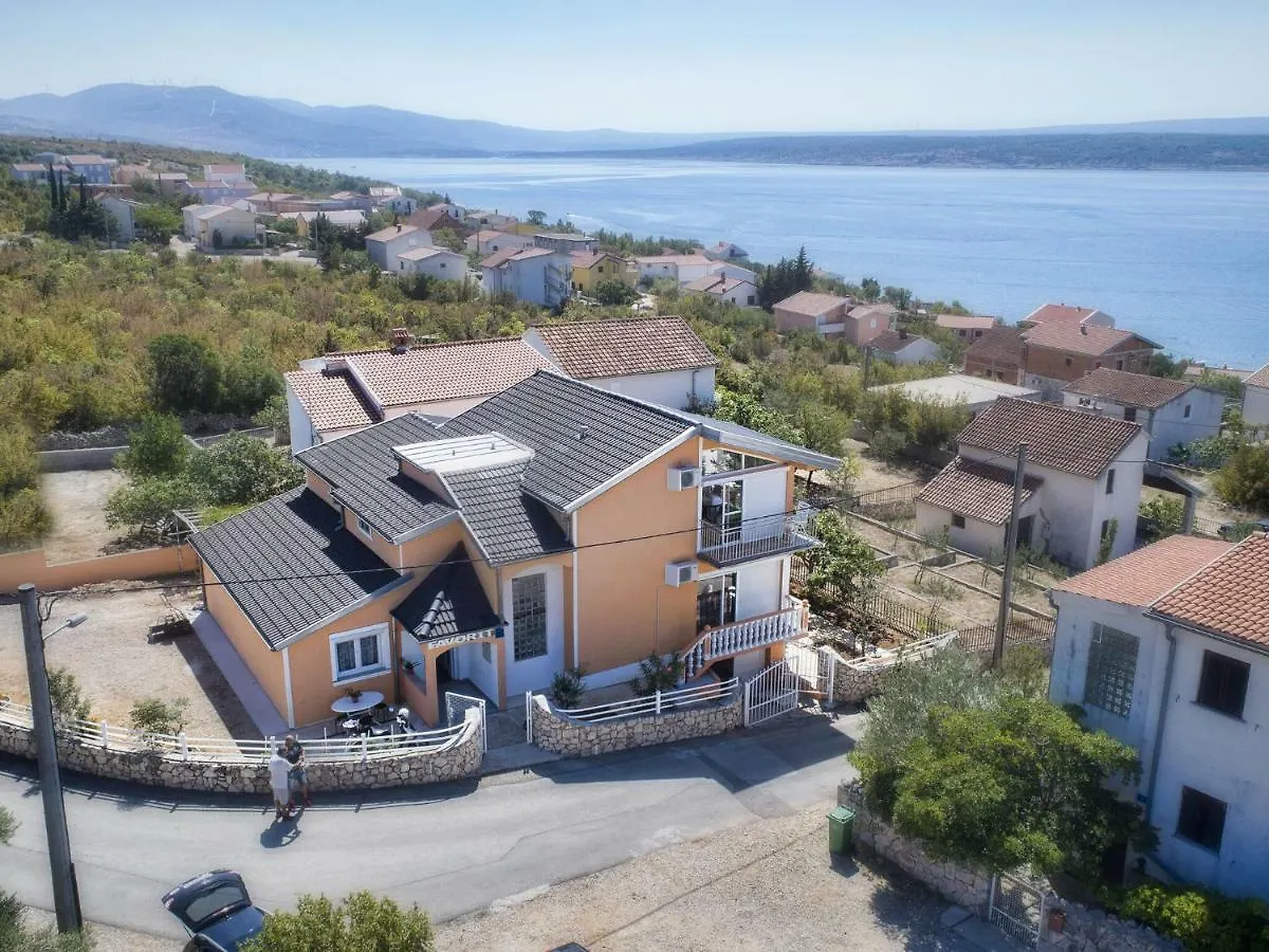 Beautiful Holiday Home In Maslenica Near Beach Croatia