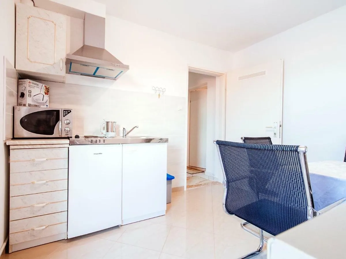 Beautiful Holiday Home In Maslenica Near Beach