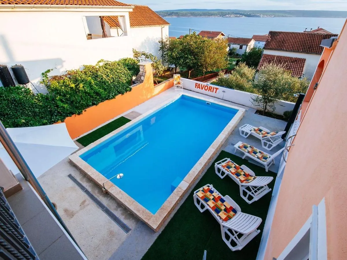 Beautiful Holiday Home In Maslenica Near Beach Croatia